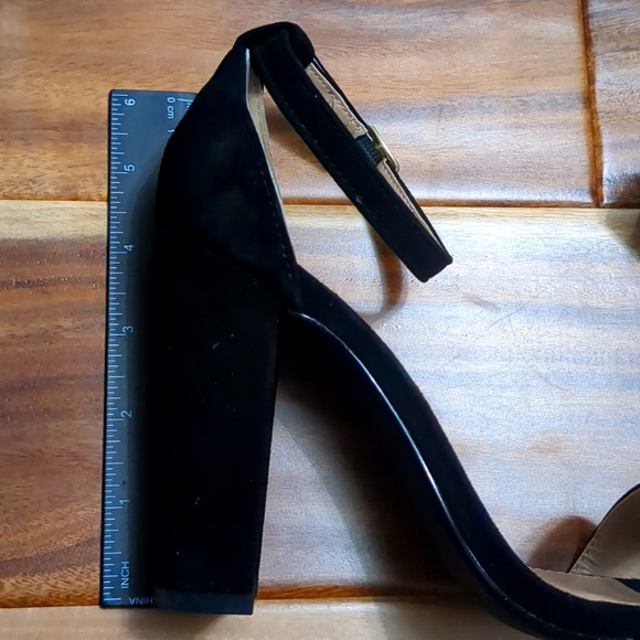 Steve Madden size 6 heels. Black. Worn once. Excellent condition. - Picture 5 of 5